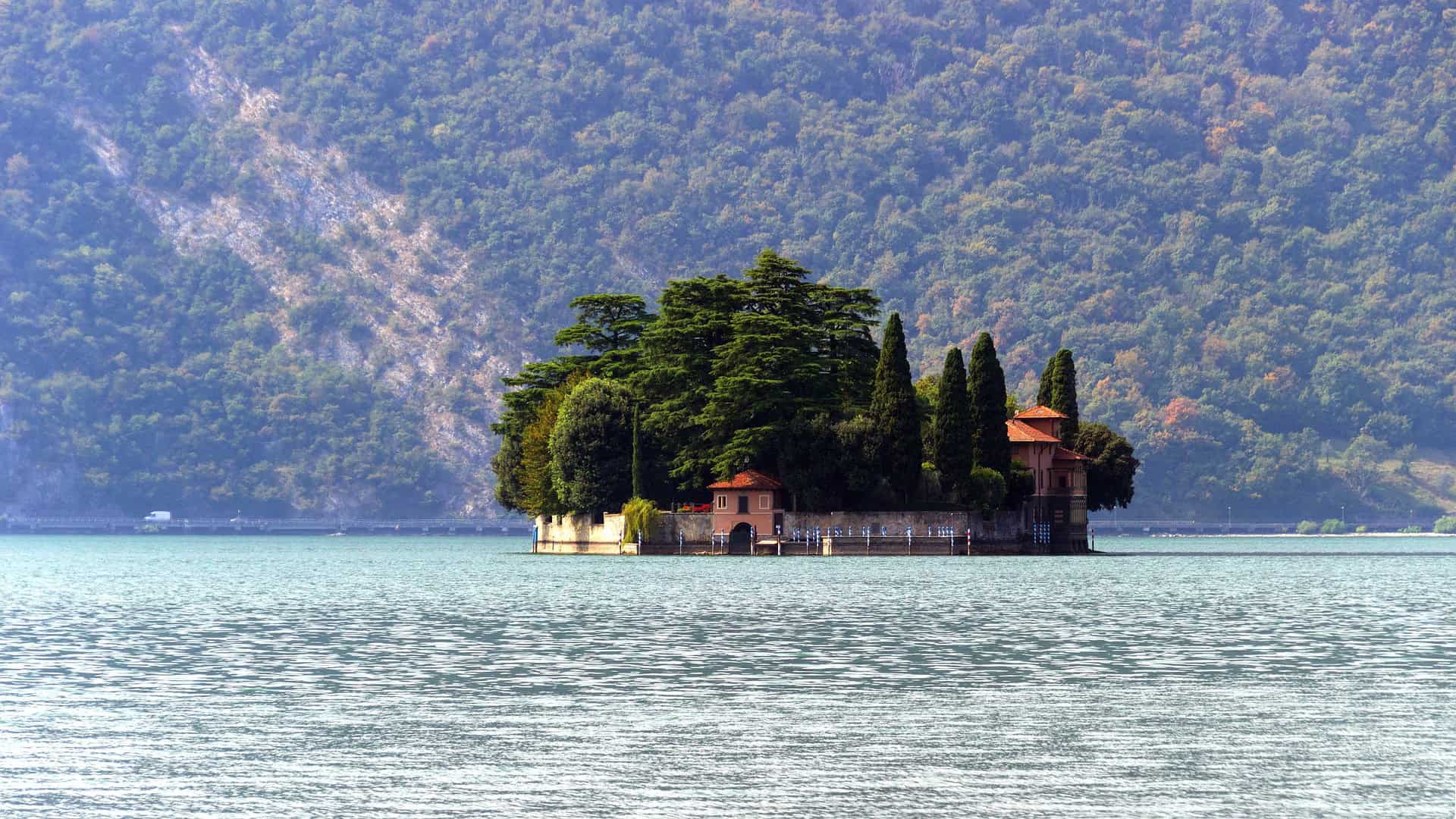 lake Iseo small island