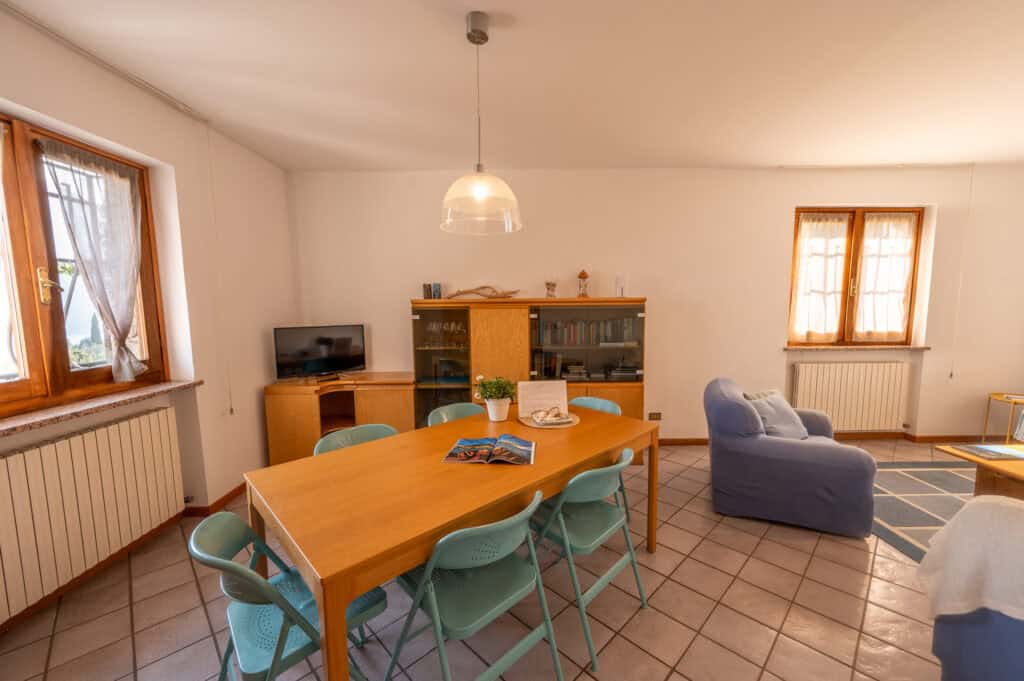 lake-iseo-panoramic-terrace-bbq-apartment-2