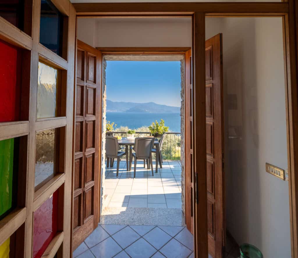 lake-iseo-panoramic-terrace-bbq-apartment-22