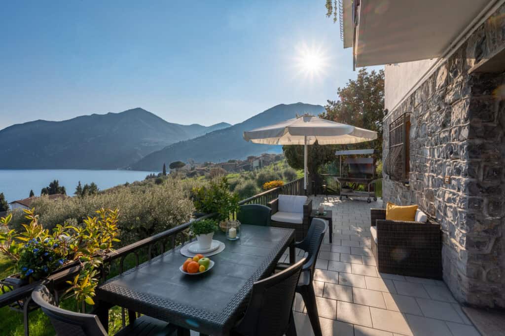 lake-iseo-panoramic-terrace-bbq-apartment-25
