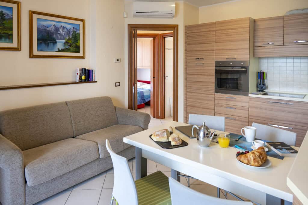 lake-iseo-tavernola-lake-view-apartment12