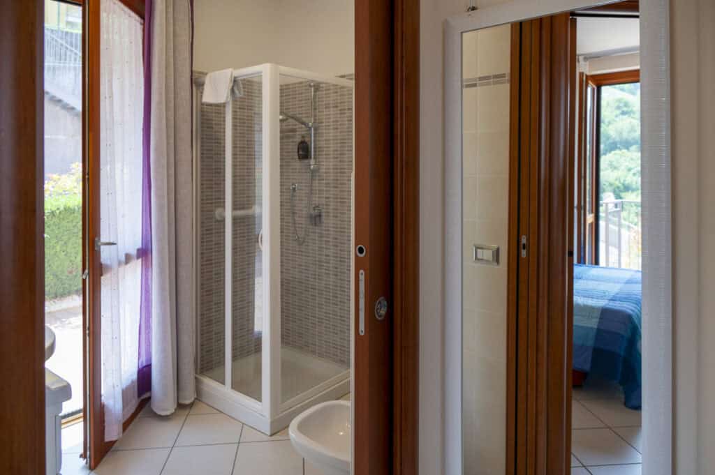 lake-iseo-tavernola-lake-view-apartment28