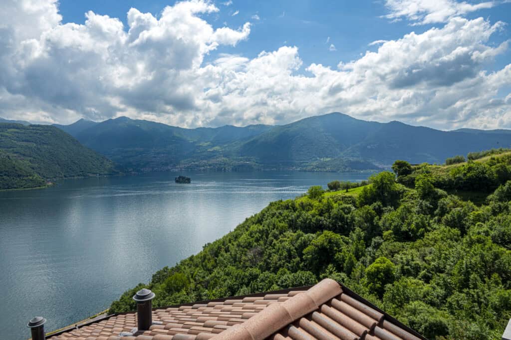 lake-iseo-tavernola-lake-view-apartment3