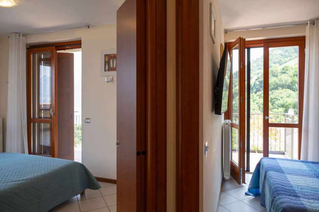 lake-iseo-tavernola-lake-view-apartment34