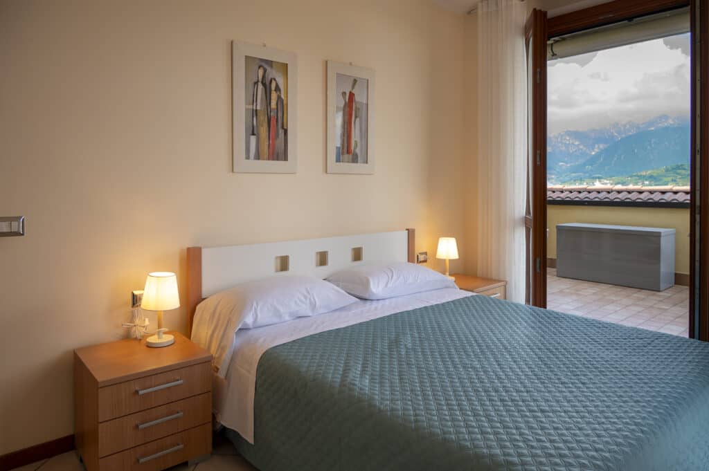 lake-iseo-tavernola-lake-view-apartment36