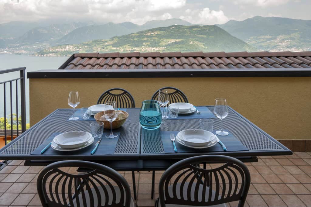 lake-iseo-tavernola-lake-view-apartment49