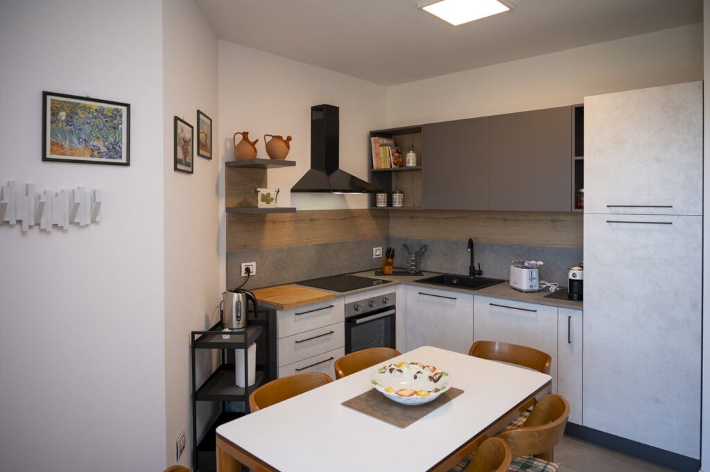 lake:iseo_2bedroom_apartment_with_garden_and_shared_pool14