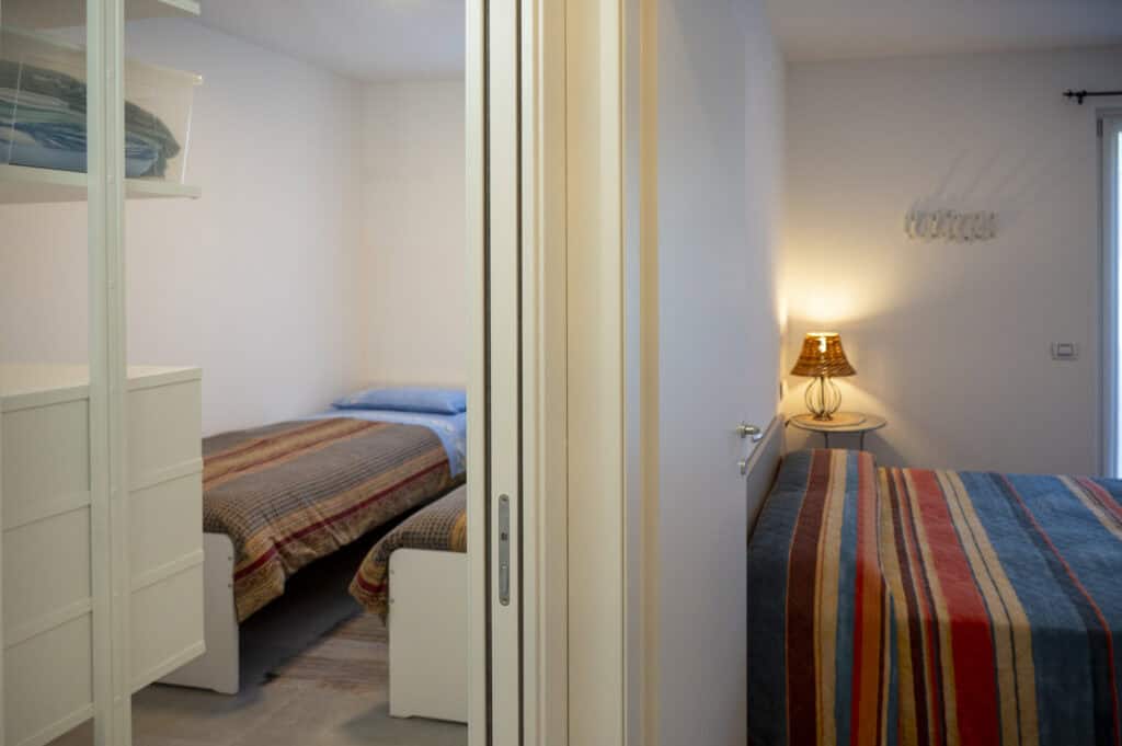 lake:iseo_2bedroom_apartment_with_garden_and_shared_pool15