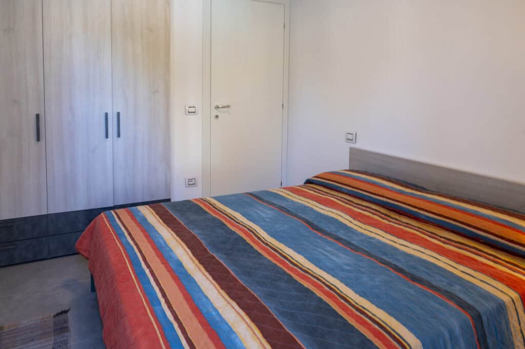 lake:iseo_2bedroom_apartment_with_garden_and_shared_pool18