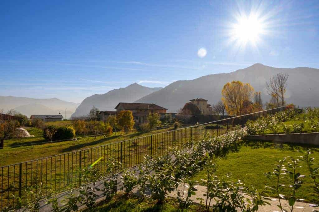 lake:iseo_2bedroom_apartment_with_garden_and_shared_pool28