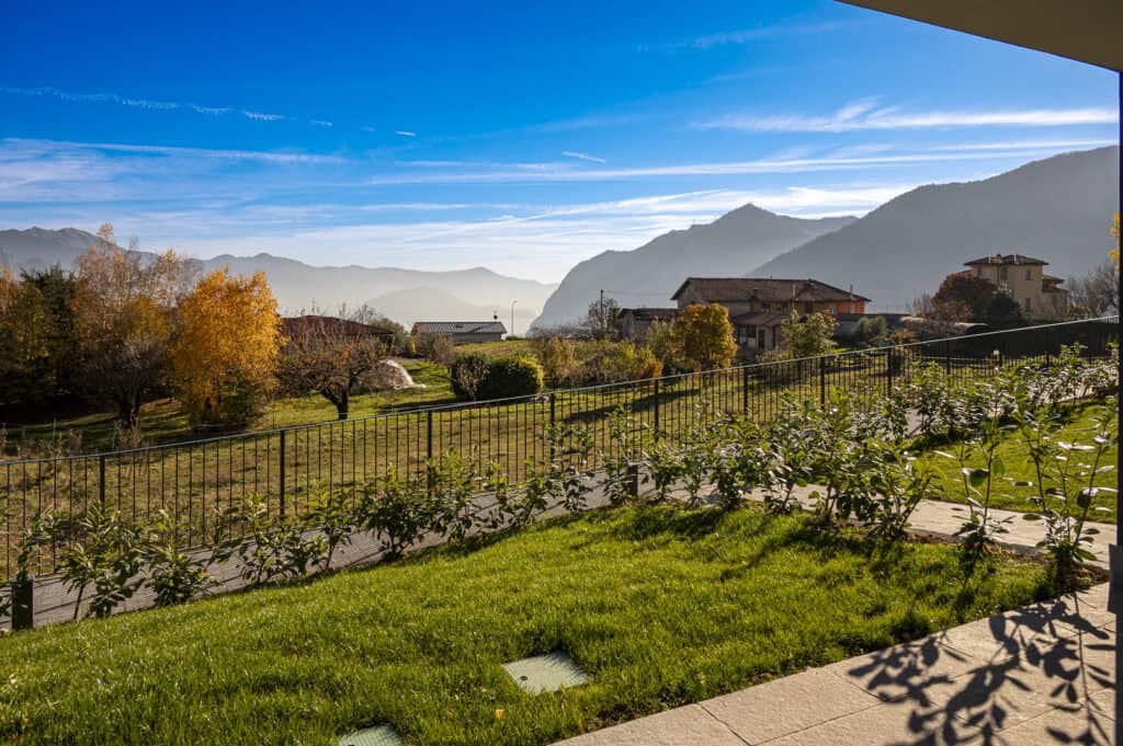 lake:iseo_2bedroom_apartment_with_garden_and_shared_pool5