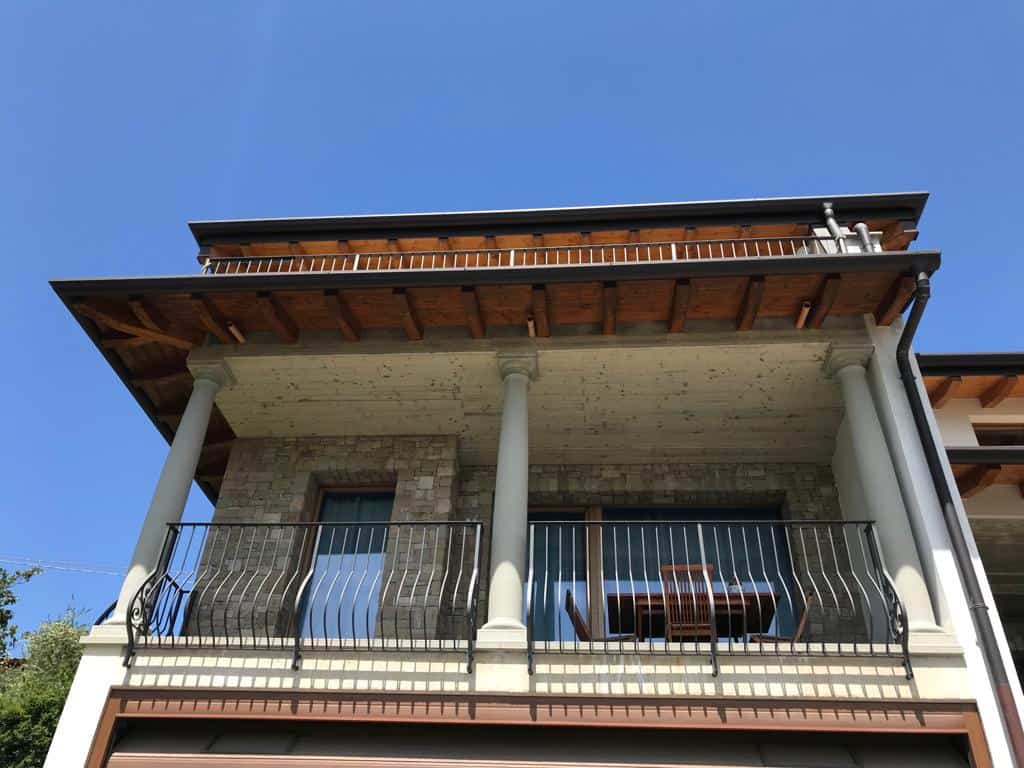 Esterno2
