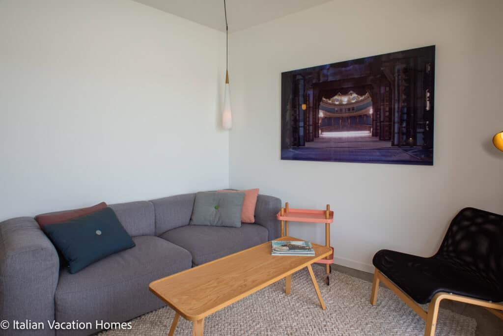 Italian_Vacation_Homes_Panoramic_Villa14a