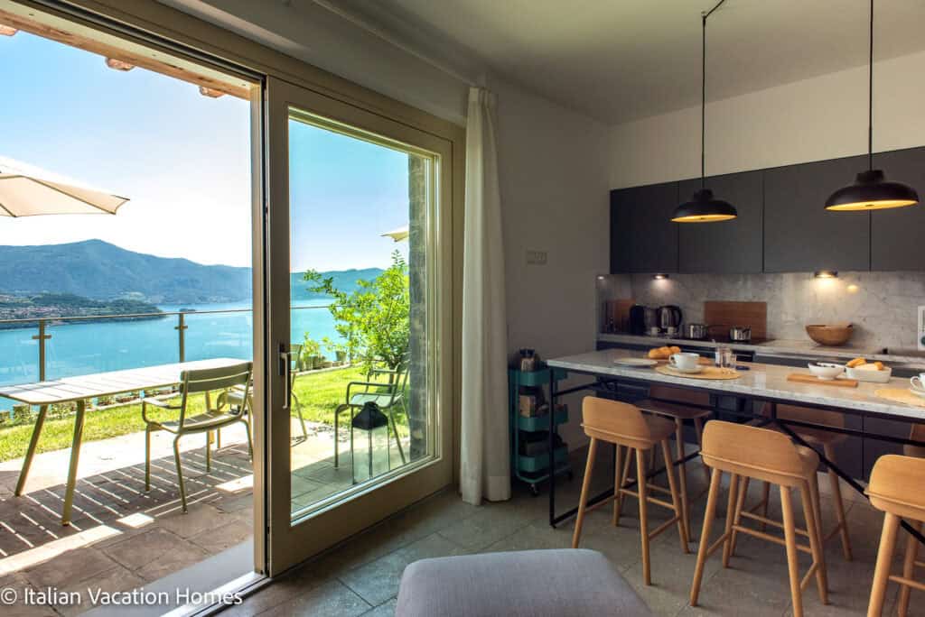Italian_Vacation_Homes_Panoramic_Villa24a