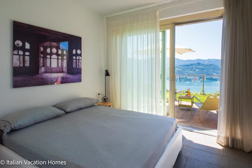 Italian_Vacation_Homes_Panoramic_Villa3a