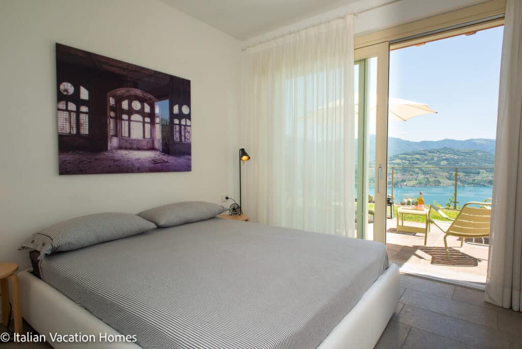 Italian_Vacation_Homes_Panoramic_Villa5a