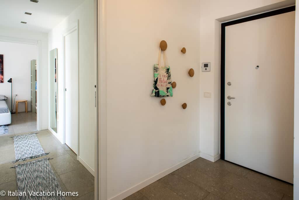 Italian_Vacation_Homes_Panoramic_Villa6a