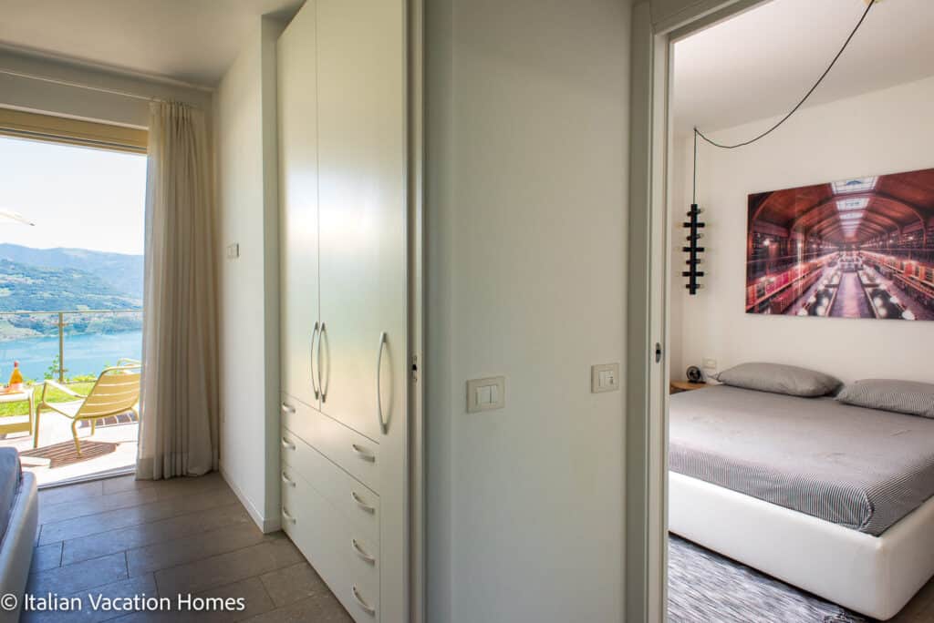Italian_Vacation_Homes_Panoramic_Villa7a