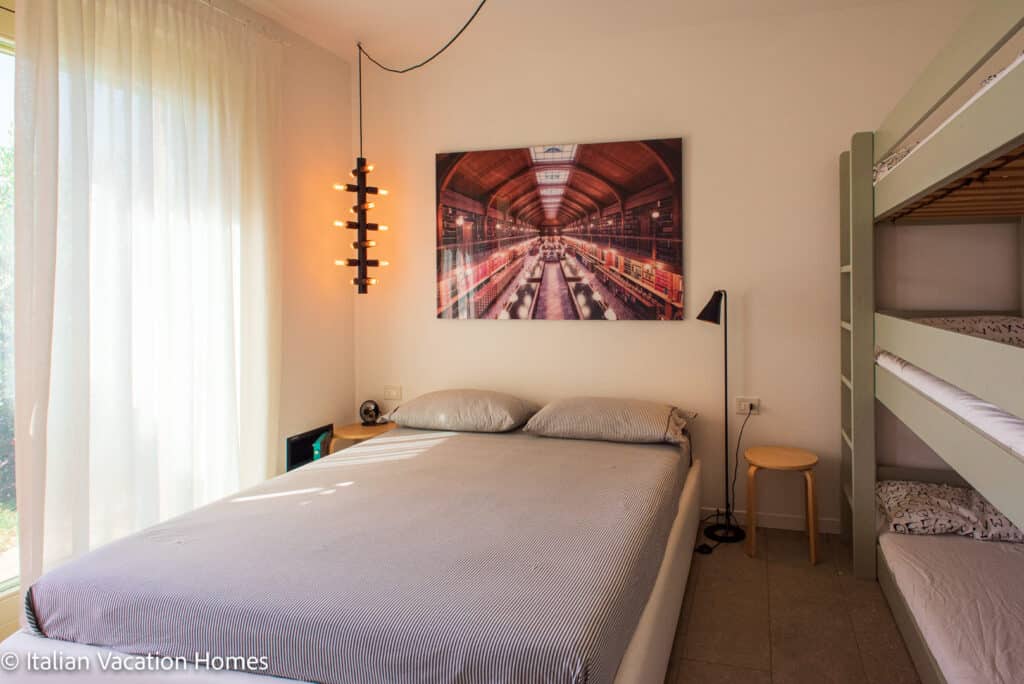 Italian_Vacation_Homes_Panoramic_Villa8a