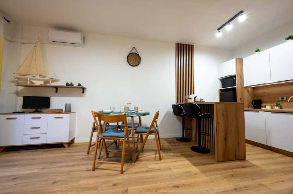 iseo_lake_riva_di_solto_1bedroom_apartment_air_conditioning_shared_pool11