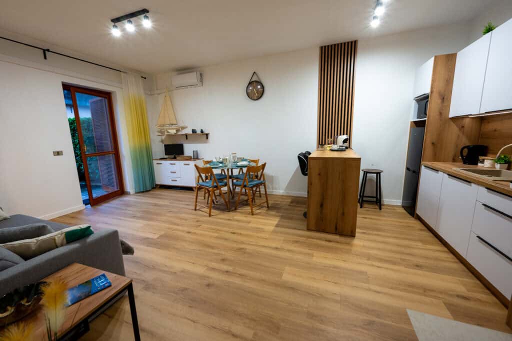 iseo_lake_riva_di_solto_1bedroom_apartment_air_conditioning_shared_pool12