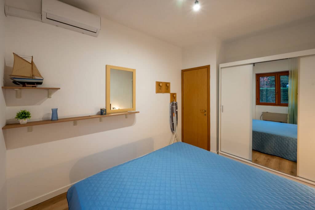 iseo_lake_riva_di_solto_1bedroom_apartment_air_conditioning_shared_pool15