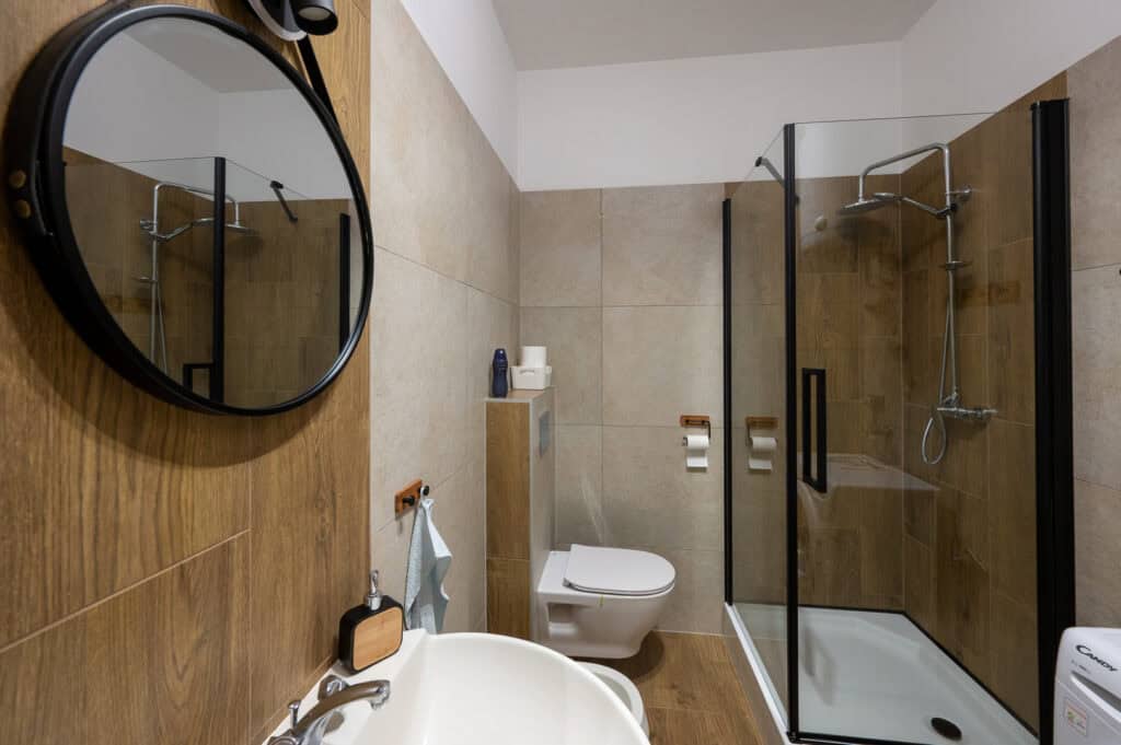 iseo_lake_riva_di_solto_1bedroom_apartment_air_conditioning_shared_pool16