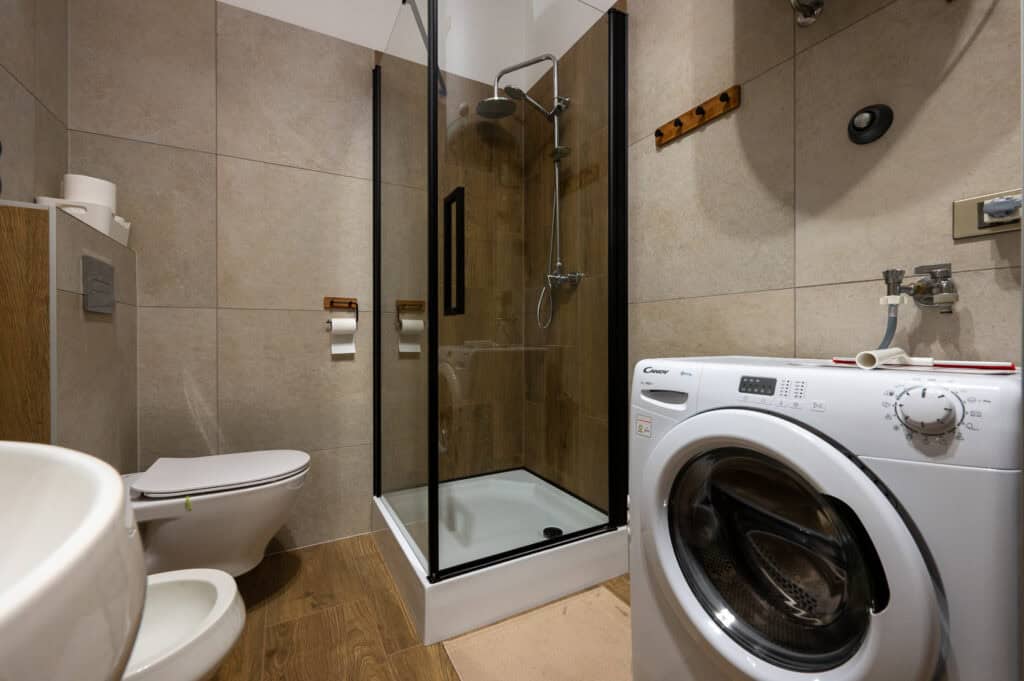 iseo_lake_riva_di_solto_1bedroom_apartment_air_conditioning_shared_pool17