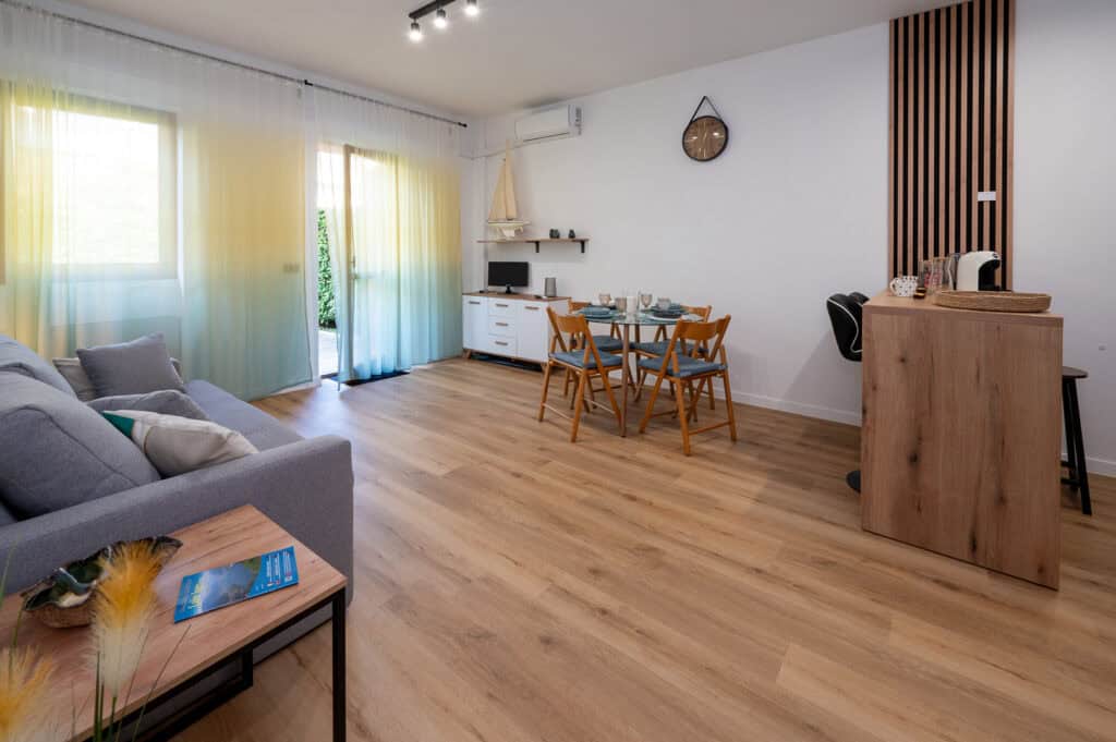 iseo_lake_riva_di_solto_1bedroom_apartment_air_conditioning_shared_pool22