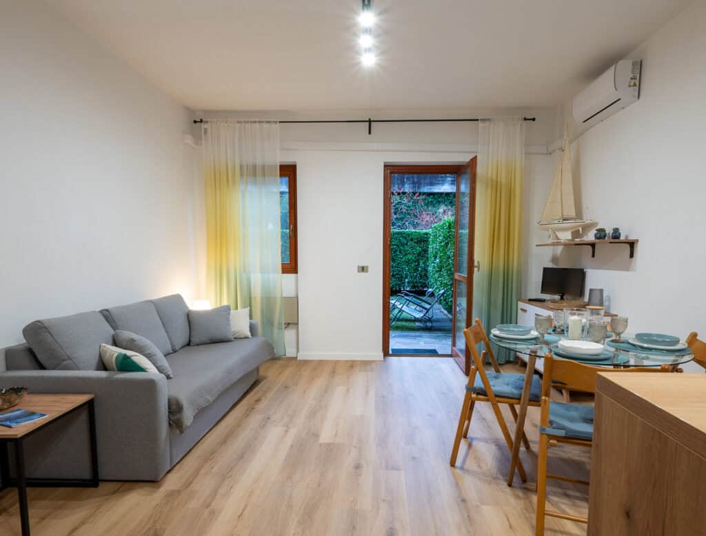 iseo_lake_riva_di_solto_1bedroom_apartment_air_conditioning_shared_pool5